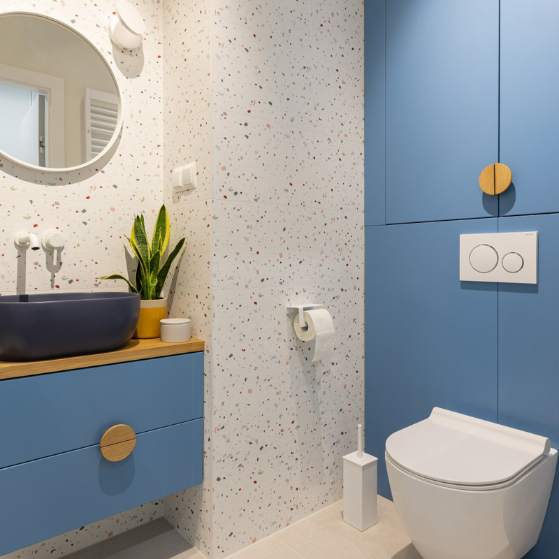 Niebieska łazienka - duże półokrągłe uchwyty do mebli BASIC